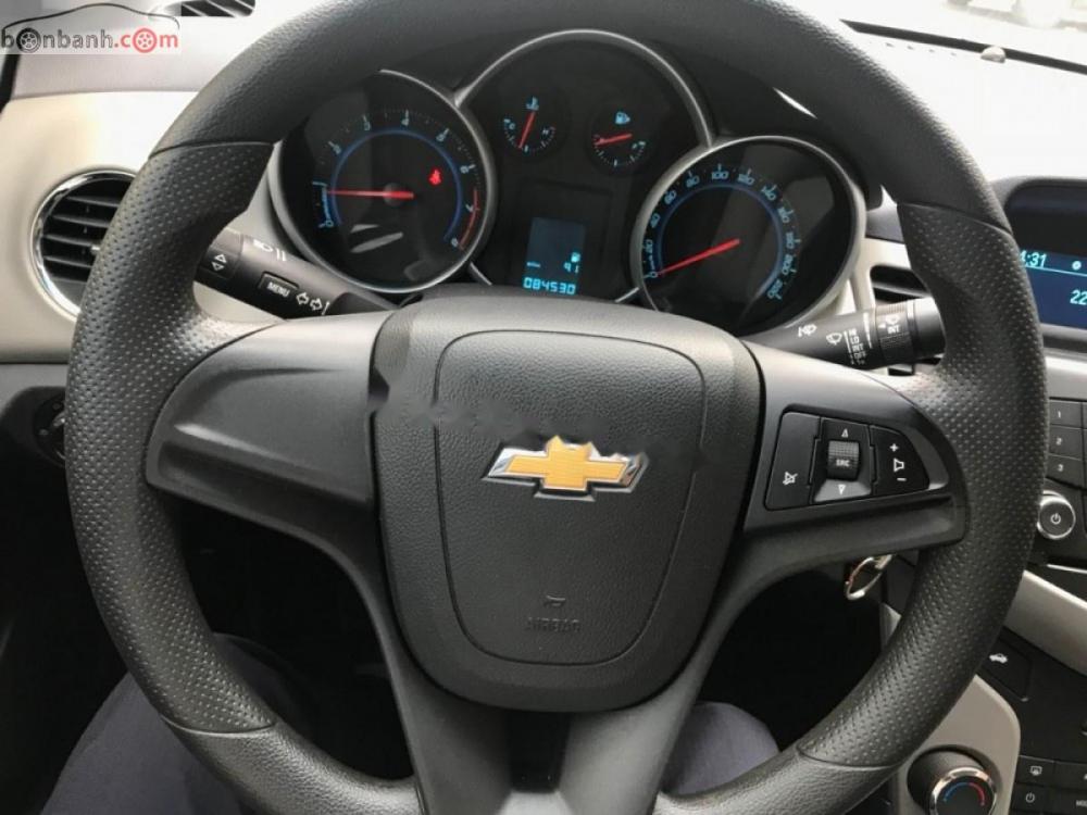 Chevrolet Cruze LT 1.6 MT 2015 - Cần bán lại xe Chevrolet Cruze LT 1.6 MT sản xuất 2015, màu đen số sàn
