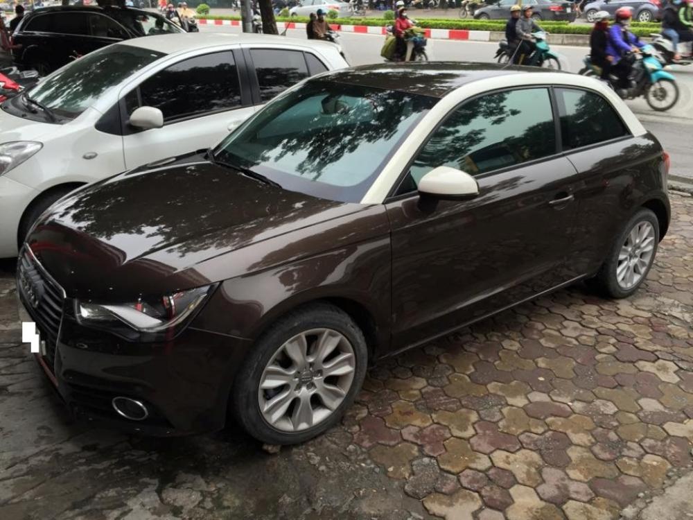 Audi A1 1.4 TFSI 2010 - Bán Audi A1 1.4 TFSI nhập Đức màu nâu sản xuất 2010 đăng ký cuối 2011