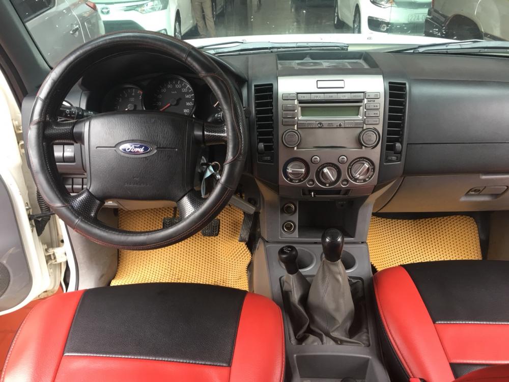 Ford Ranger 2011 - Cần bán Ford Ranger XL 2.5 4x4 MT đời 2011, màu trắng, xe nhập, giá tốt