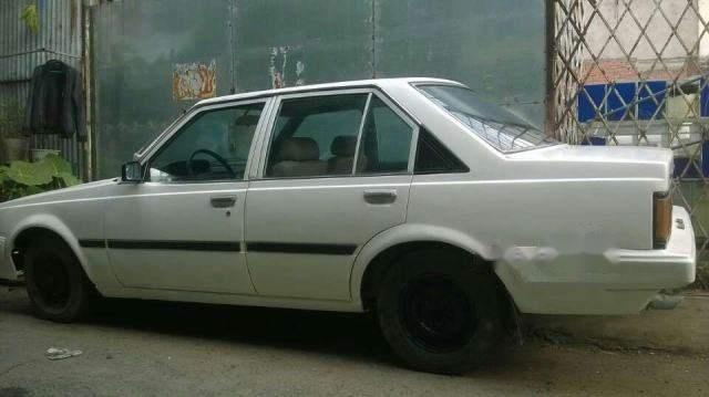 Toyota Carina 1983 - Bán Toyota Carina năm sản xuất 1983, màu trắng, giá tốt