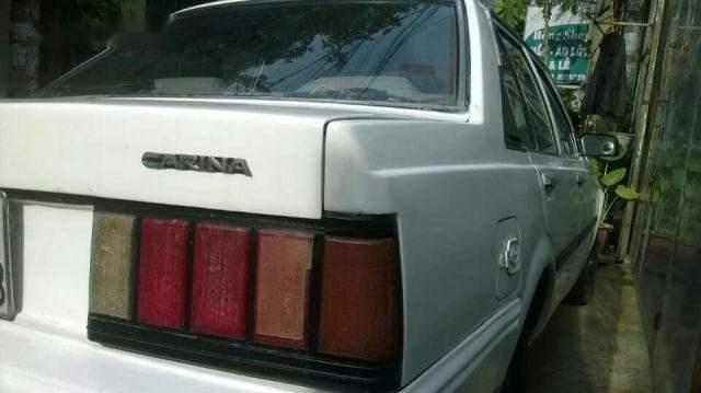 Toyota Carina 1983 - Bán Toyota Carina năm sản xuất 1983, màu trắng, giá tốt