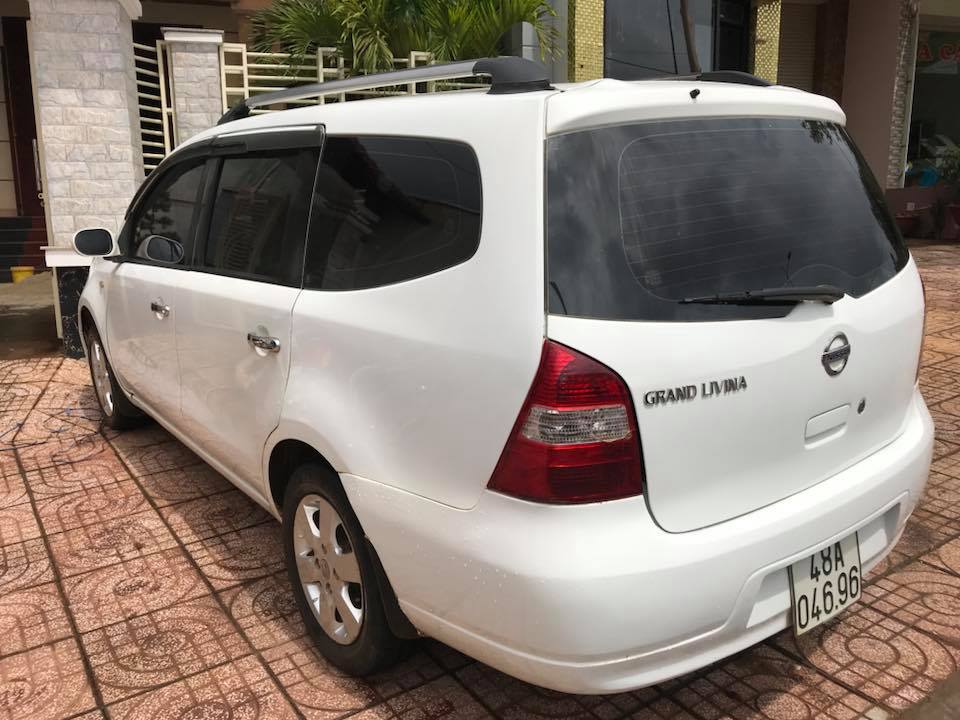 Nissan Livina 2010 - Bán xe gia đình 7 chỗ