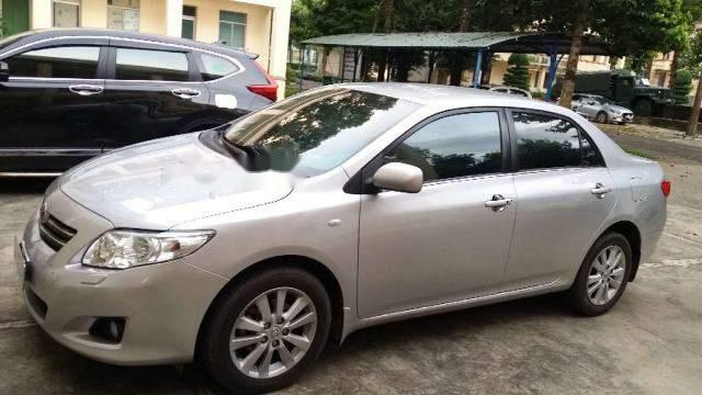 Toyota Corolla 2010 - Bán Toyota Corolla năm sản xuất 2010, màu bạc, xe nhập