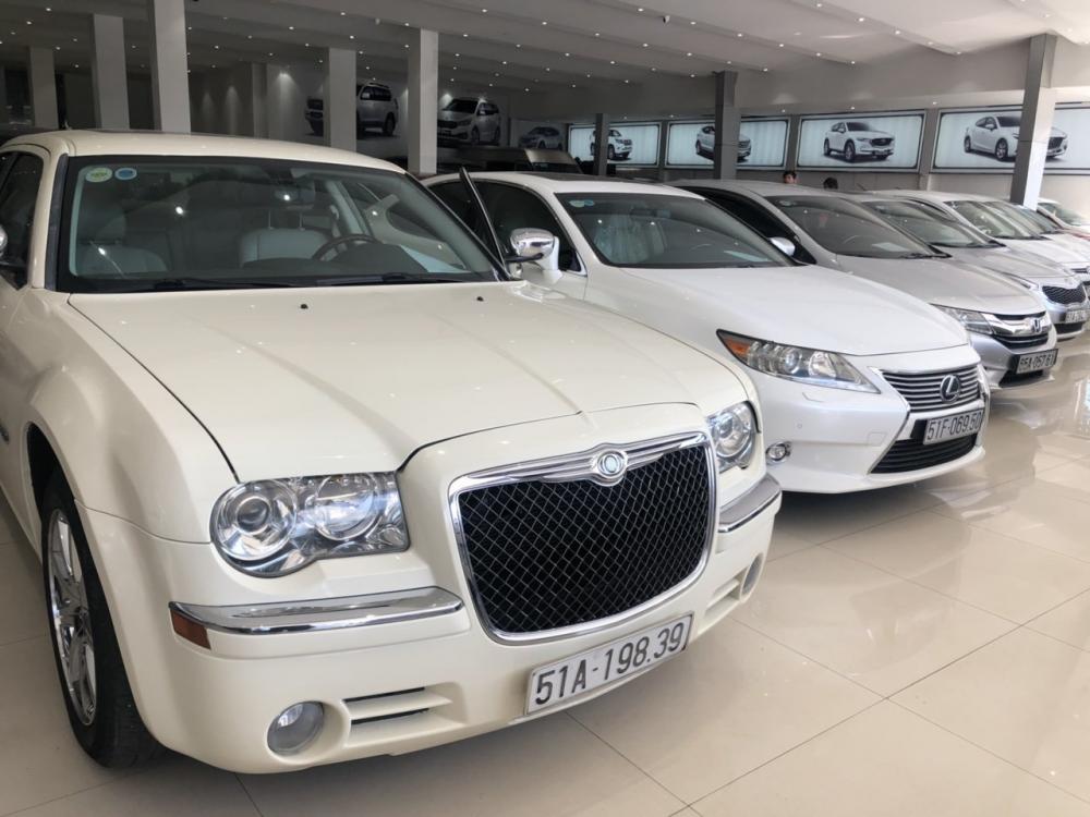 Chrysler 300C 2010 - Bán xe Chrysler 300C đời 2010, xe nhập, 980 triệu