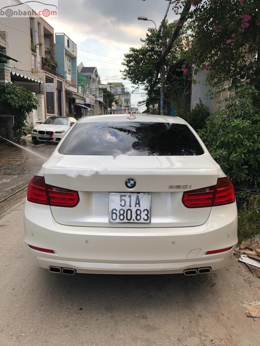 BMW 3 Series 320i 2013 - Bán xe cũ BMW 3 Series 320i 2013, màu trắng, nhập khẩu nguyên chiếc