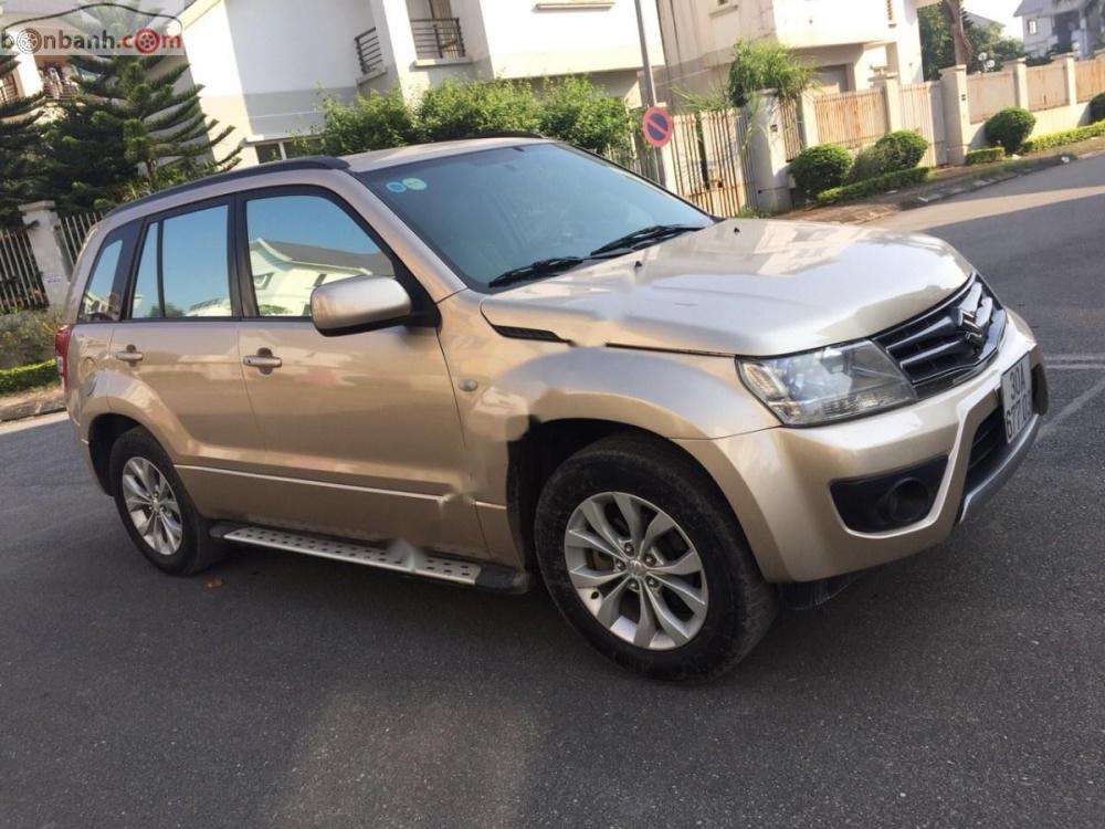 Suzuki Grand vitara 2.0 AT 4x4 2015 - Bán Suzuki Grand vitara 2.0 AT 4x4 sản xuất năm 2015, màu vàng, nhập khẩu  