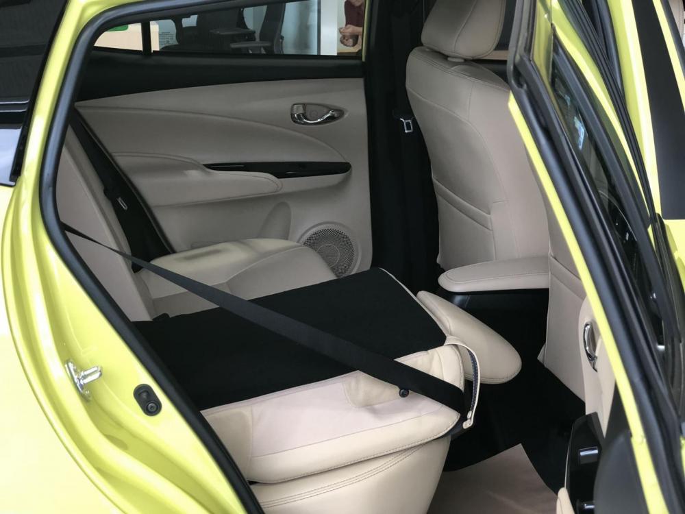 Toyota Yaris  1.5G CVT 2018 - Cần bán Toyota Yaris 1.5G CVT 2018, màu vàng