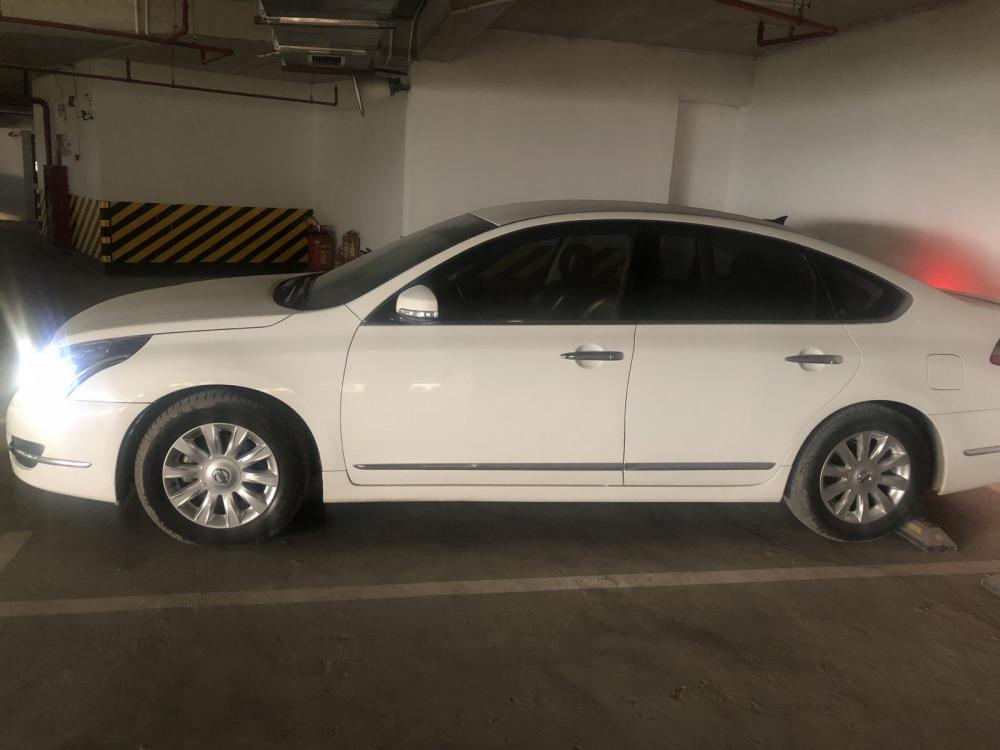 Nissan Teana 2010 - Bán ô tô Nissan Teana sản xuất năm 2010, màu trắng, nhập khẩu