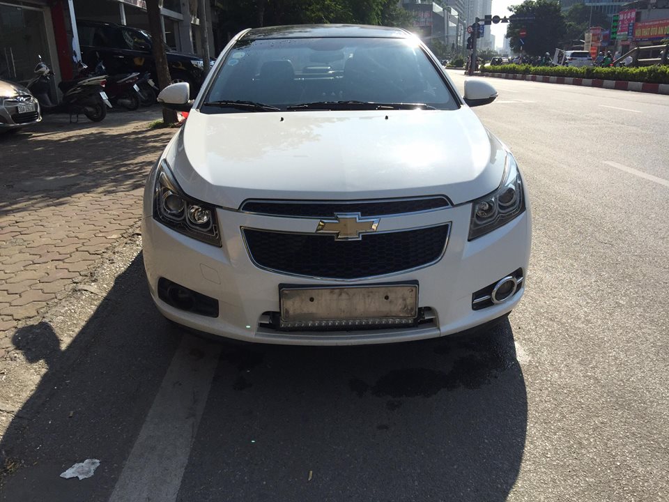 Chevrolet Cruze LS 2015 - Cần bán xe Chevrolet Cruze LS sản xuất năm 2015, màu trắng