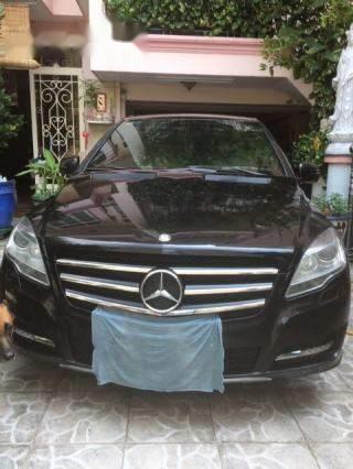 Mercedes-Benz R class  R300  2011 - Cần bán Mercedes R300 sản xuất 2011, màu đen