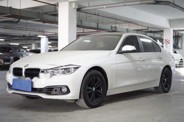 BMW 3 Series  320i   2015 - Bán BMW 3 Series 320i, xe mới 99%, mua 11/2015, phiên bản mới nhất 