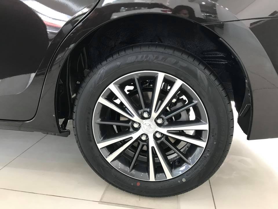 Toyota Corolla altis 1.8G CVT 2018 - Toyota Hải Dương bán xe Corola Altis 1.8 tự động phiên bản nâng cấp khuyến mại lớn, giao xe ngay. Gọi 0976394666