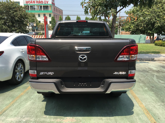 Mazda BT 50 2.2 4WD 2018 - Bán xe bán tải Mazda BT-. 50 2.2 4WD Facelift 2018, giá tốt nhất Hà Nội, hotline: 0973 560 137