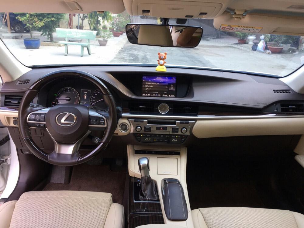 Lexus ES 250 2016 - Bán Lexus Es250 2016, đăng ký 2017 xe đẹp đi ít, bao kiểm tra tại hãng