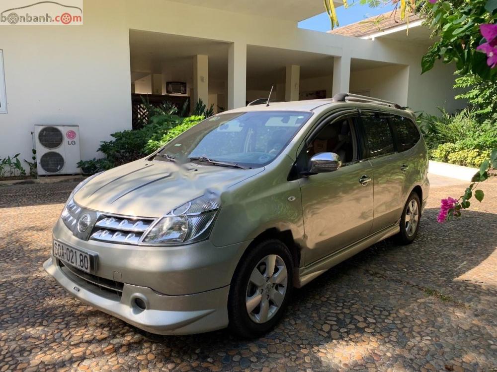 Nissan Grand livina 1.8 AT 2011 - Bán Nissan Grand livina 1.8 AT 2011, xe nhập chính chủ giá cạnh tranh