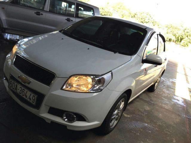 Chevrolet Aveo 2017 - Bán Chevrolet Aveo đời 2017, màu trắng, giá 350tr