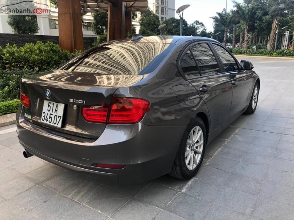 BMW 3 Series 320i 2012 - Cần bán lại xe BMW 3 Series 320i sản xuất năm 2012, màu nâu, xe nhập, 785tr