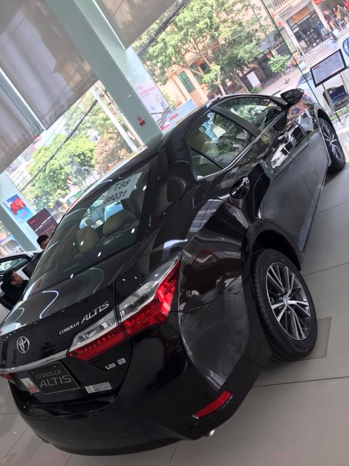 Toyota Corolla altis 1.8G CVT 2018 - Toyota Hải Dương bán xe Corola Altis 1.8 tự động phiên bản nâng cấp khuyến mại lớn, giao xe ngay. Gọi 0976394666