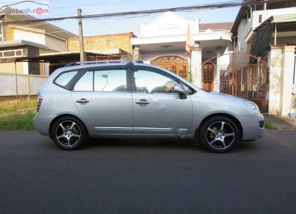 Kia Carens 2010 - Bán Kia Carens đời 2010, màu bạc