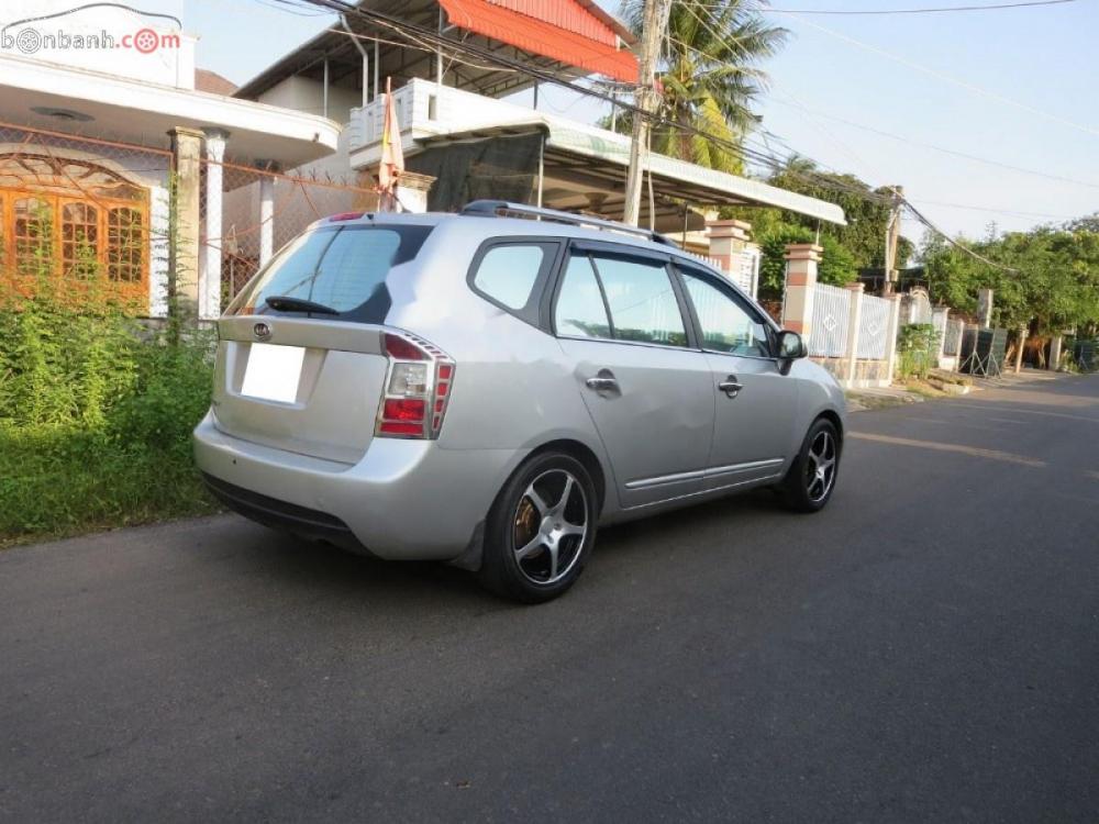 Kia Carens 2010 - Bán Kia Carens đời 2010, màu bạc