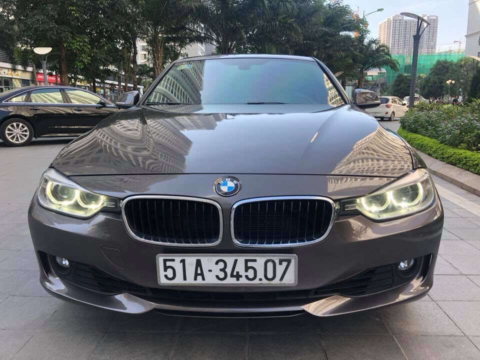 BMW 3 Series 320i 2013 - Cần bán xe BMW 3 Series sản xuất 2013 màu nâu, 788 triệu