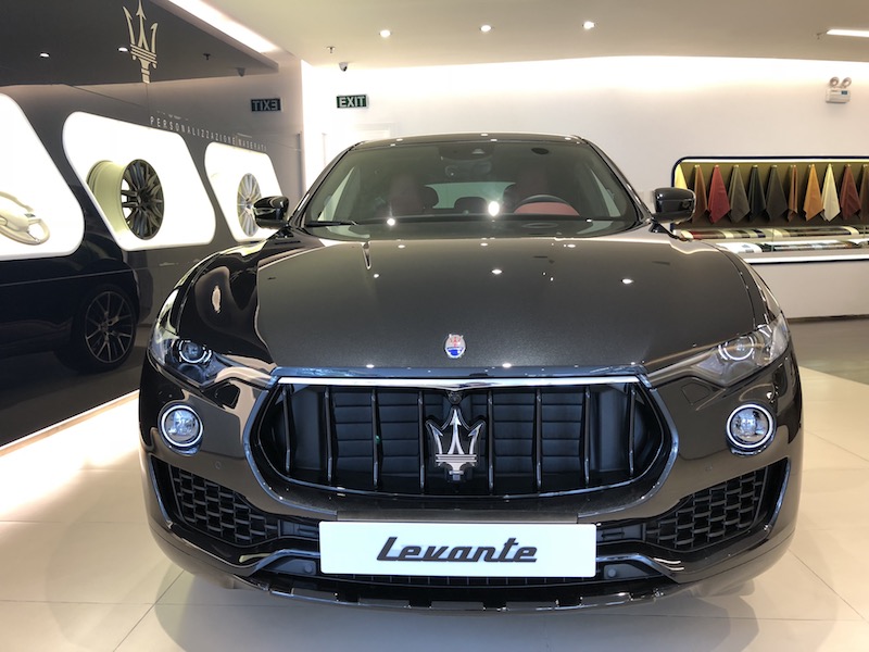 Maserati SQ4 GranSport 2018 - Bán Maserati Levante SQ4 GranSport sản xuất năm 2018, màu đen, nhập khẩu nguyên chiếc