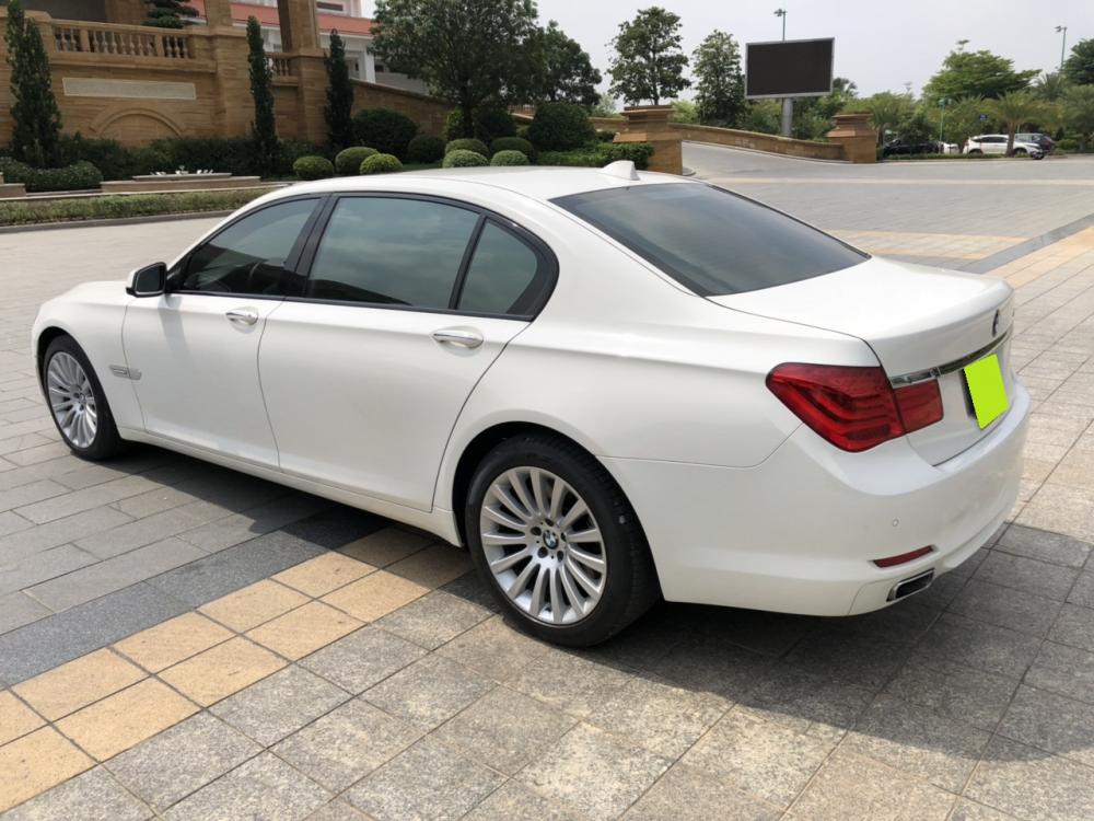 BMW 7 Series 750Li  2011 - Cần bán BMW 750Li sx 2011 màu trắng tinh. Nhập khẩu, đập thùng 1 đời chủ.