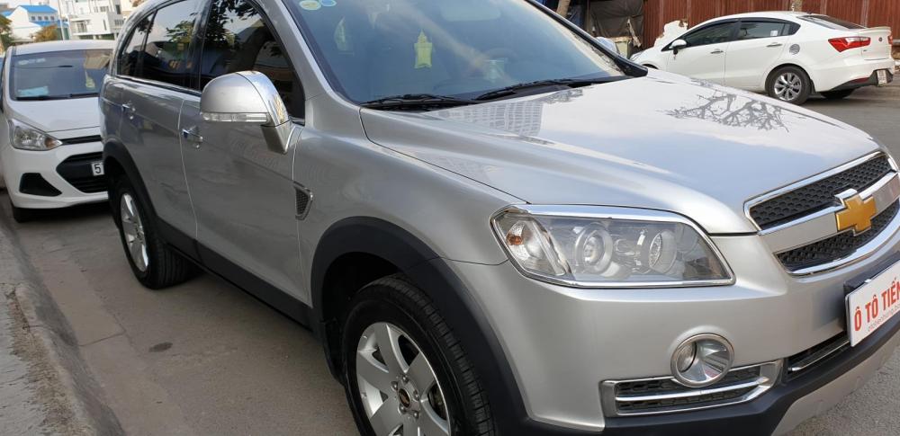 Chevrolet Captiva LT Maxx  2010 - Bán Chevrolet Captiva LT Maxx, máy dầu 2.0, số sàn, đk T5/ 2011, sx 2010, màu bạc mới đẹp