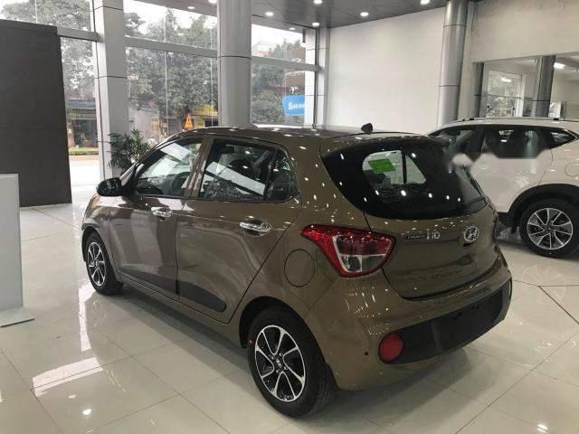 Hyundai Grand i10   2018 - Cần bán Hyundai Grand i10 2018, màu vàng giá tốt