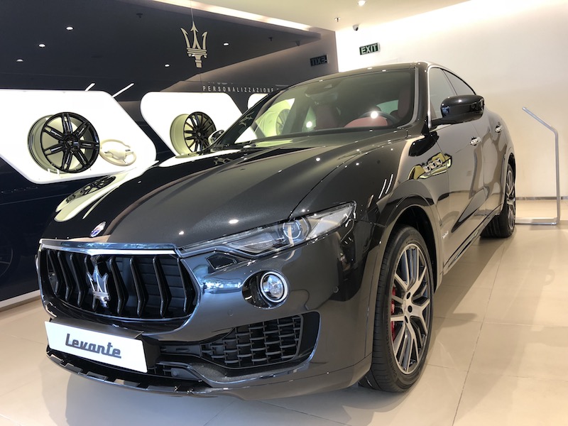 Maserati SQ4 GranSport 2018 - Bán Maserati Levante SQ4 GranSport sản xuất năm 2018, màu đen, nhập khẩu nguyên chiếc