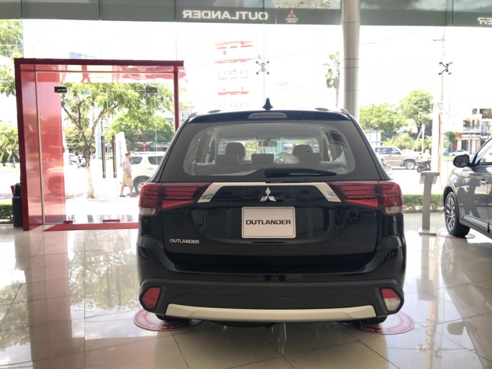 Mitsubishi Outlander Sport  2.0 CVT 2018 - [Hot] Mitsubishi Outlander đời 2018, màu  đen sang trọng, lợi xăng 7L/100km. Cho vay đến 80%