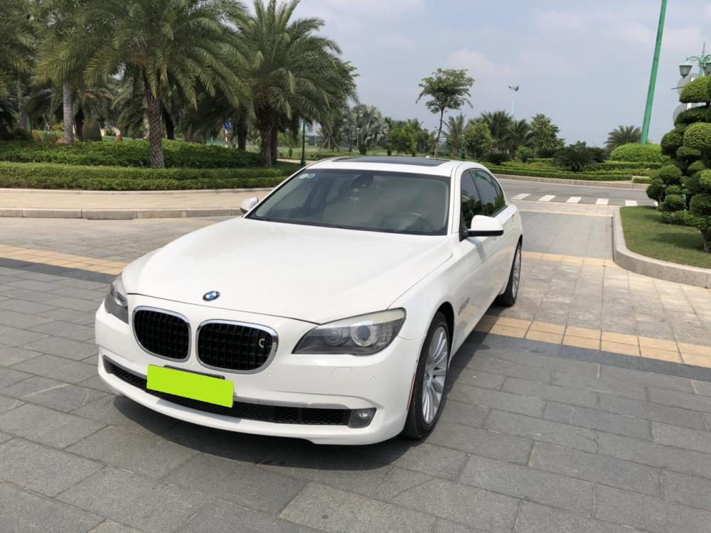 BMW 7 Series 750Li  2011 - Cần bán BMW 750Li sx 2011 màu trắng tinh. Nhập khẩu, đập thùng 1 đời chủ.