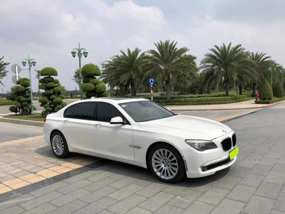 BMW 7 Series 750Li  2011 - Cần bán BMW 750Li sx 2011 màu trắng tinh. Nhập khẩu, đập thùng 1 đời chủ.