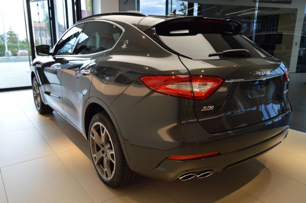 Maserati 2017 - Bán Maserati Levante chính hãng, màu xanh, liên hệ để được tư vấn: 0978877754