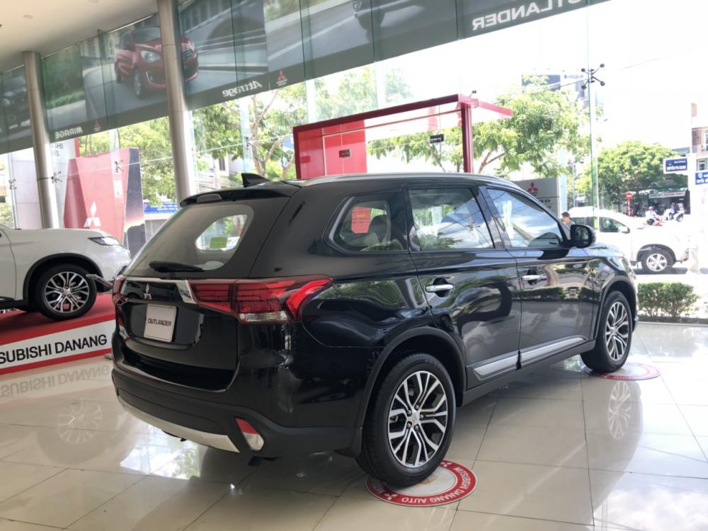 Mitsubishi Outlander Sport  2.0 CVT 2018 - [Hot] Mitsubishi Outlander đời 2018, màu  đen sang trọng, lợi xăng 7L/100km. Cho vay đến 80%