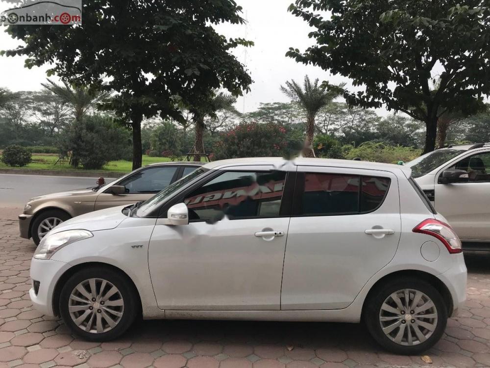 Suzuki Swift 2015 - Bán Suzuki Swift cá nhân chính chủ lần 2, xe đi rất ít