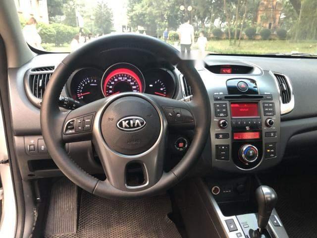 Kia Forte   SLi   2010 - Bán Kia Forte SLi sản xuất năm 2010, màu bạc, xe nhập số tự động