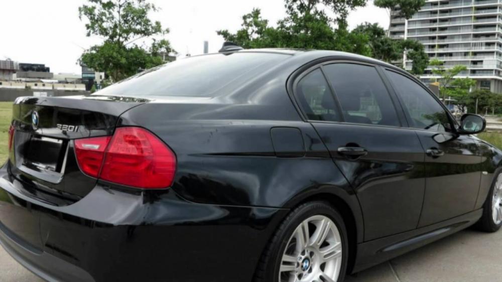 BMW 3 Series 320i 2009 - Cần bán xe BMW 3 Series 320i 2009, màu đen, nhập khẩu