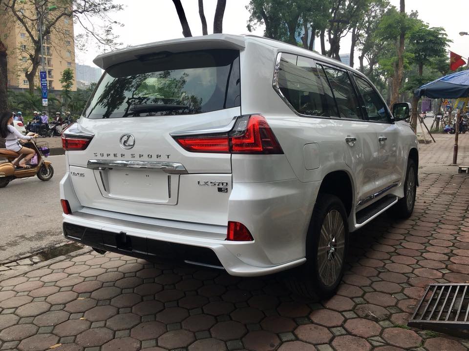 Lexus LX   2019 - Bán xe Lexus LX570S Super Sport model 2020 giá tốt, giao ngay toàn quốc, LH: Ms Hương 