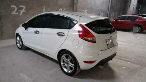 Ford Fiesta   2011 - Cần bán gấp Ford Fiesta năm sản xuất 2011, màu trắng chính chủ