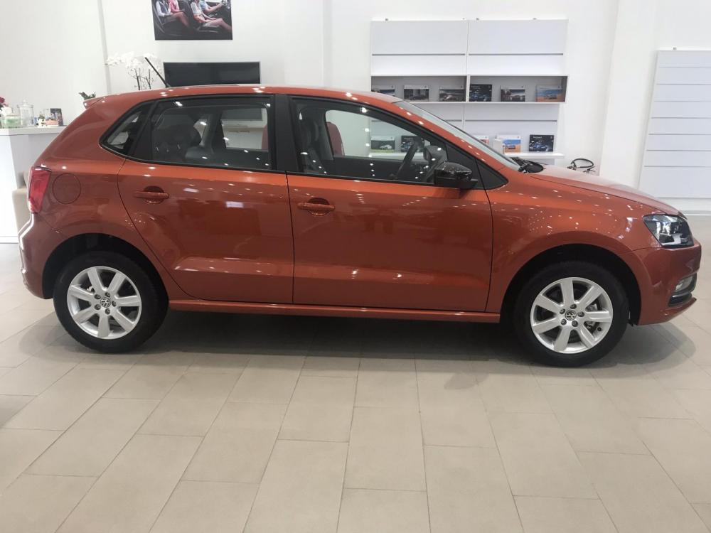 Volkswagen Polo 2016 - Tôi cần bán xe 5 chỗ nhập Đức, xe mới giá chỉ 599tr