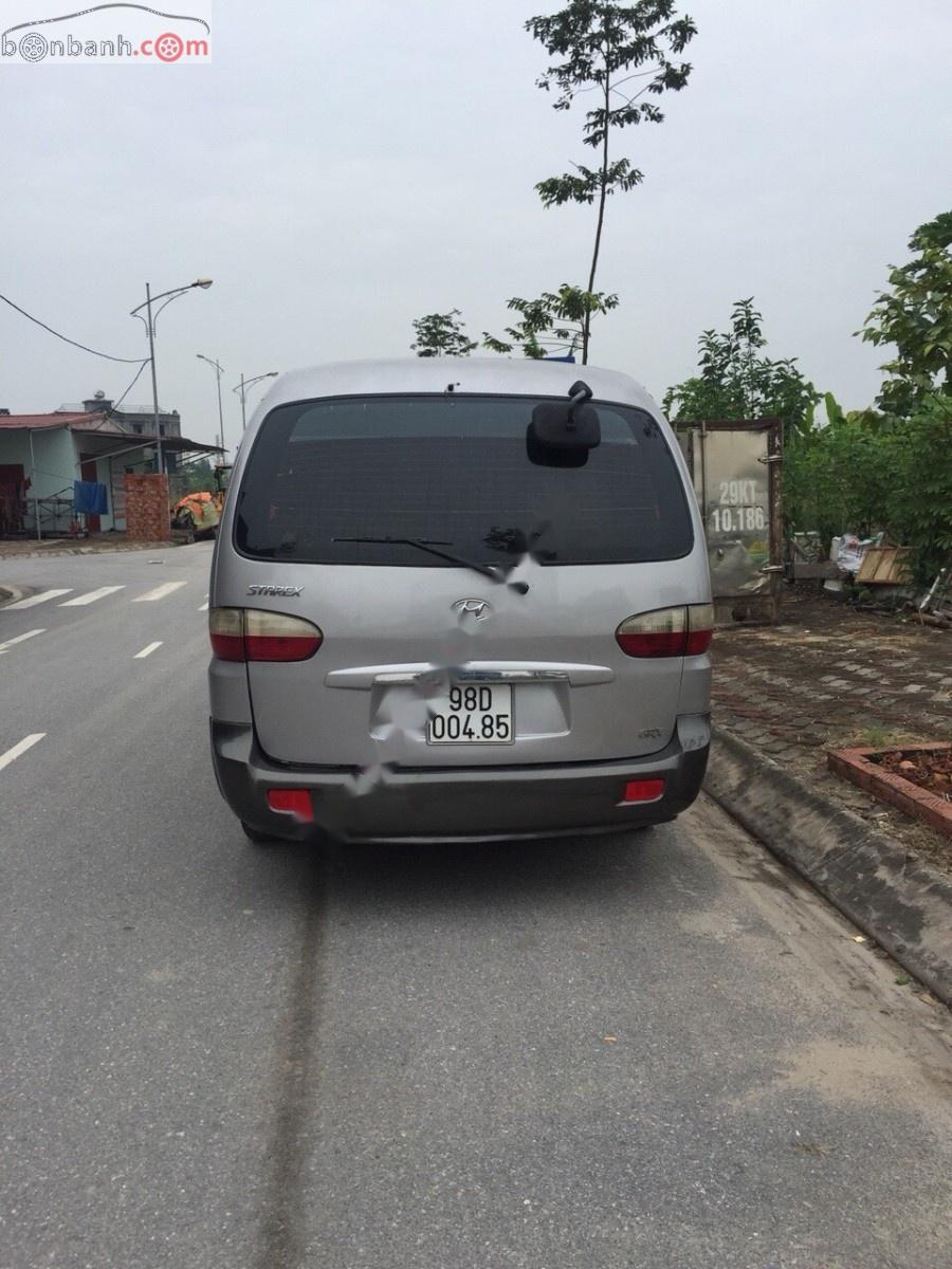 Hyundai Grand Starex 2004 - Bán Hyundai Grand Starex năm 2004, màu bạc, nhập khẩu