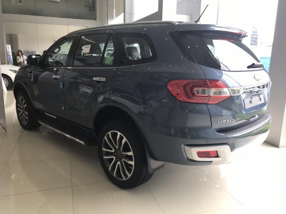 Ford Everest Titanium 2.0L AT (4x2)  2018 - Bán xe Ford Everest đời 2018, màu xanh lam, nhập khẩu, KM quà tặng hấp dẫn, sẵn xe giao trong T11