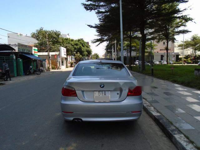 BMW 5 Series  523i   2009 - Cần bán xe BMW 5 Series 523i đời 2009, màu bạc như mới, giá chỉ 515 triệu