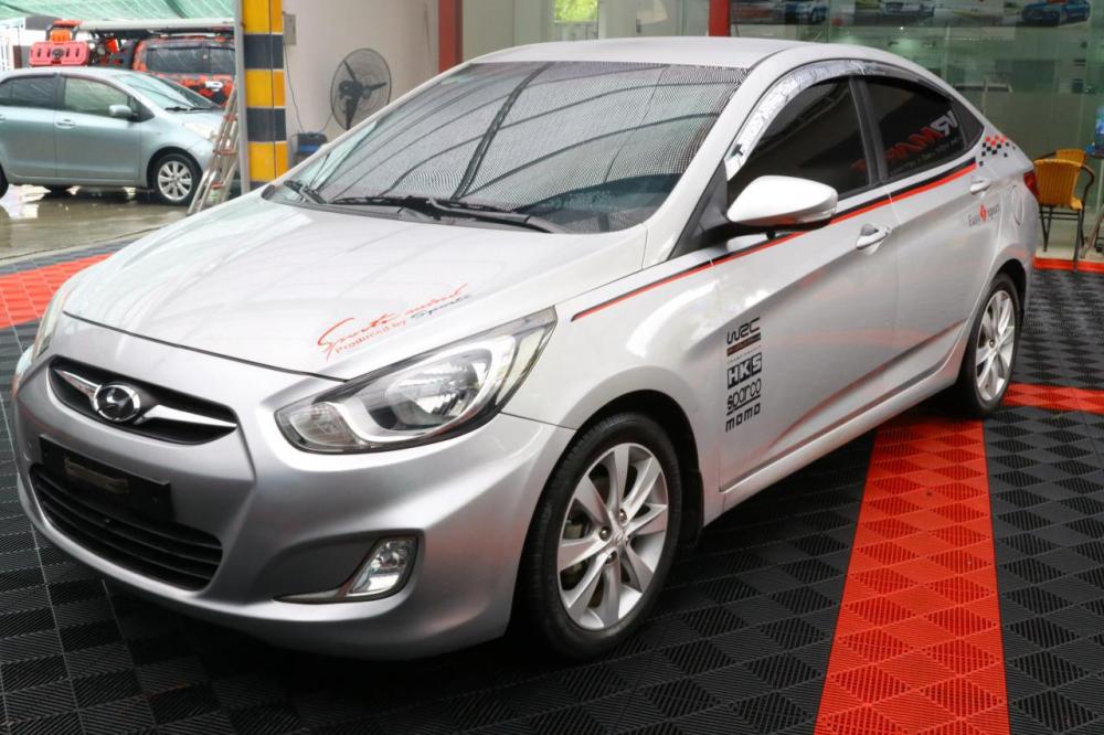 Hyundai Accent 1.6 2010 - Cần bán Hyundai Accent 1.6 năm 2010, màu bạc, xe nhập