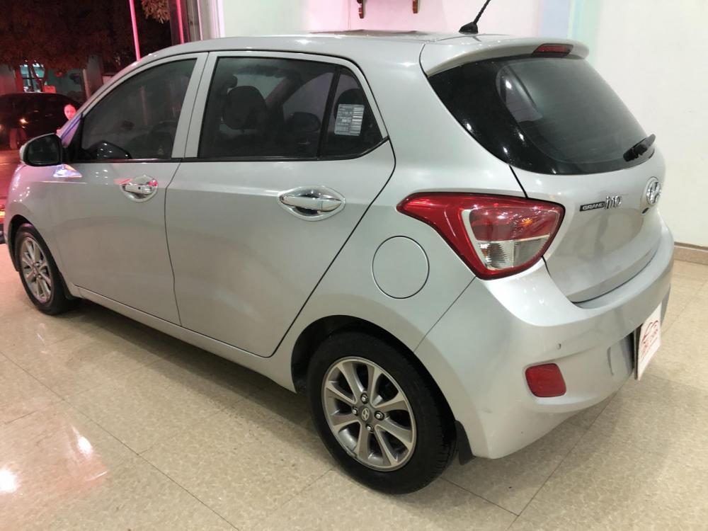 Hyundai Grand i10 1.0 MT 2WD 2015 - Bán Hyundai i10 Grand 1.0 MT 2WD đời 2016, màu bạc, nhập khẩu, giá chỉ 298 triệu