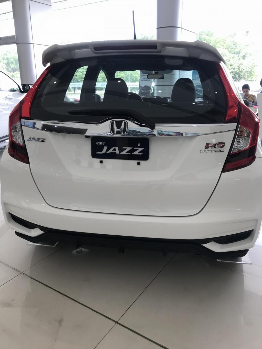 Honda Jazz RS 2018 - Bán xe Honda JAZZ 2018 bản RS. Hỗ trợ vay 90%. Tặng tiềm mặt+ Phụ kiện, LH: 0908.322.223