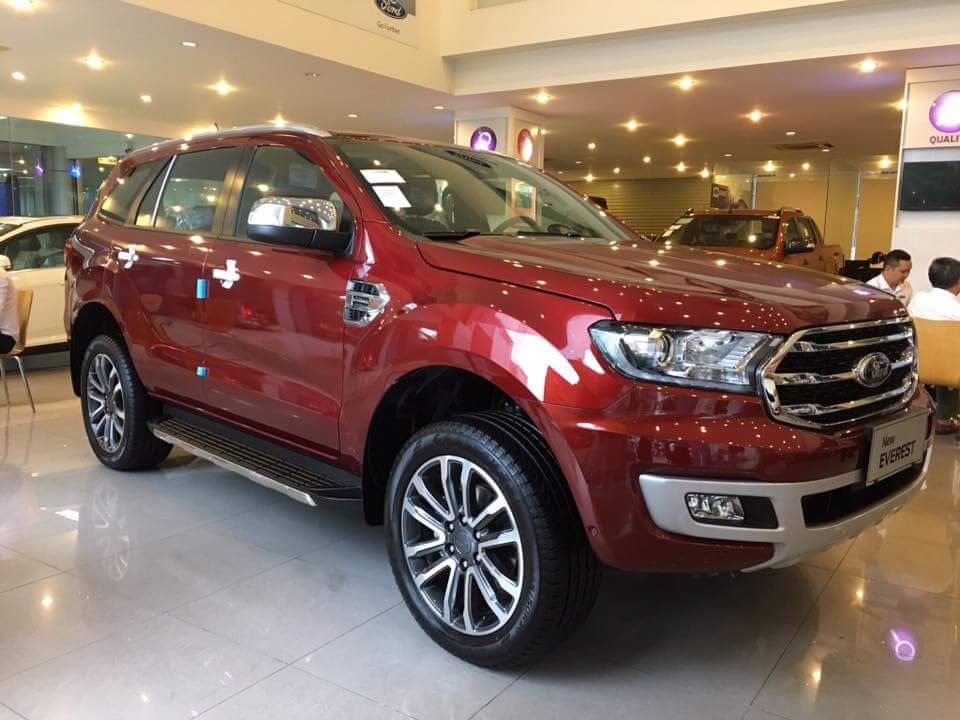 Ford Everest Titanium 2.0L AT 2018 - Cần bán Ford Everest Tita 2.0Bi, Trend AT, 2018, màu đỏ, nhập khẩu. Giảm giá kịch sàn T11, tặng phụ hấp dẫn