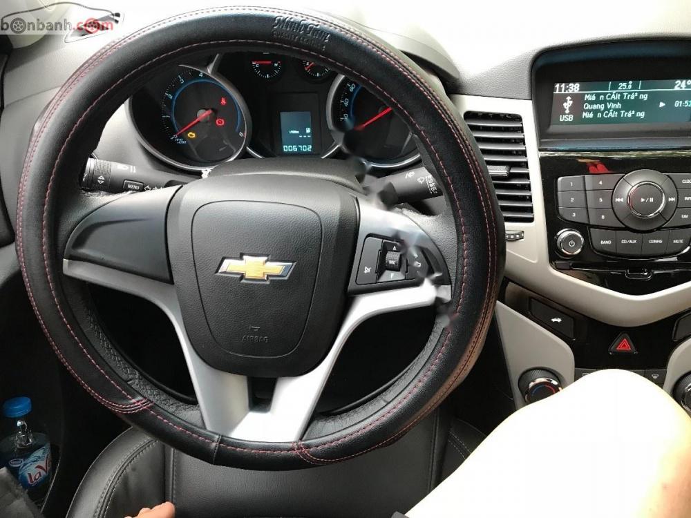 Chevrolet Cruze LT 1.6L 2018 - Cần bán Chevrolet Cruze LT 1.6L năm 2018, màu đỏ, xe mua tháng 2/2018