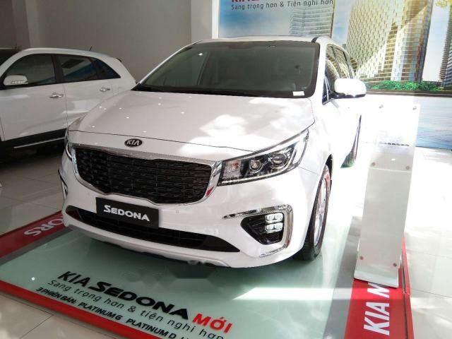 Kia Sedona Platinum G 2018 - Bán xe Kia Sedona Platinum G sản xuất năm 2018, màu trắng